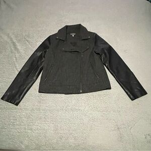 𝅺GENTLE Fawn quilted wool blend jacket size medium EUC